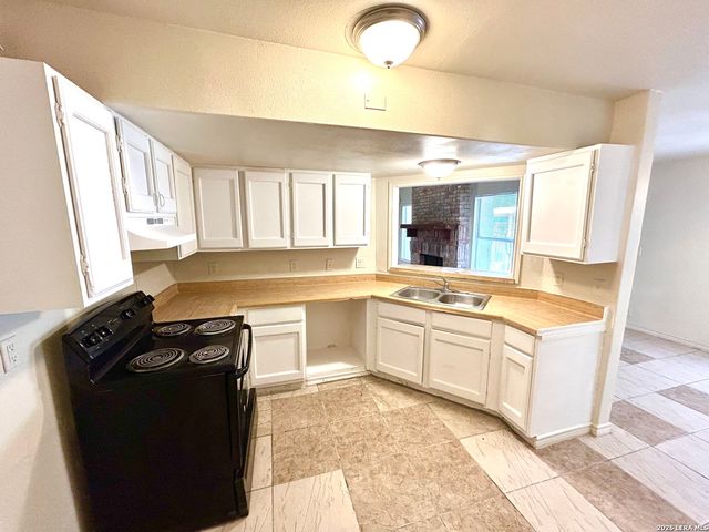 6815 Stockport, San Antonio, TX 78239