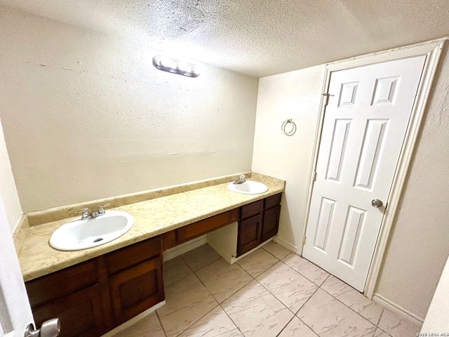6815 Stockport, San Antonio, TX 78239