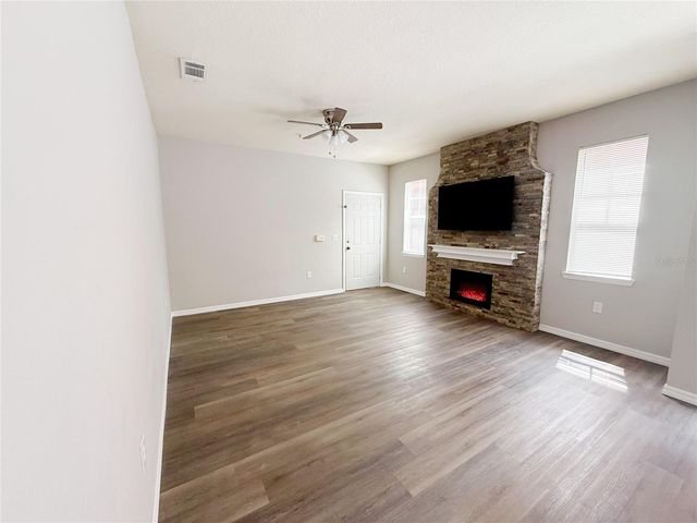 107 VISTA VERDI CIRCLE 213, Lake Mary, FL 32746