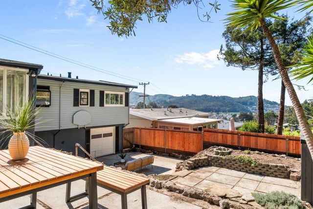 1135 Valencia Way, Pacifica, CA 94044