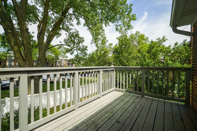 1608 E Clayton Court 1608, Arlington Heights, IL 60004