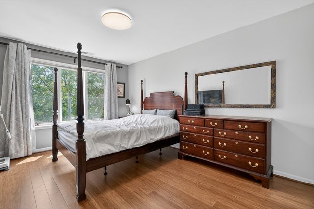 1608 E Clayton Court 1608, Arlington Heights, IL 60004