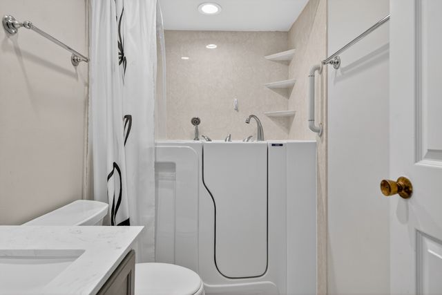 1608 E Clayton Court 1608, Arlington Heights, IL 60004