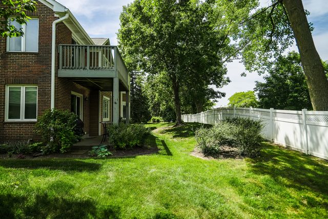 1608 E Clayton Court 1608, Arlington Heights, IL 60004