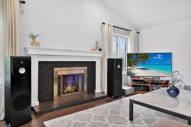 1608 E Clayton Court 1608, Arlington Heights, IL 60004