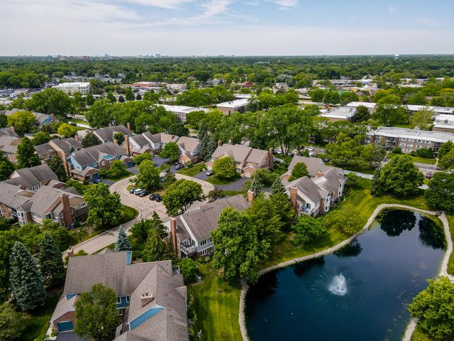 1608 E Clayton Court 1608, Arlington Heights, IL 60004