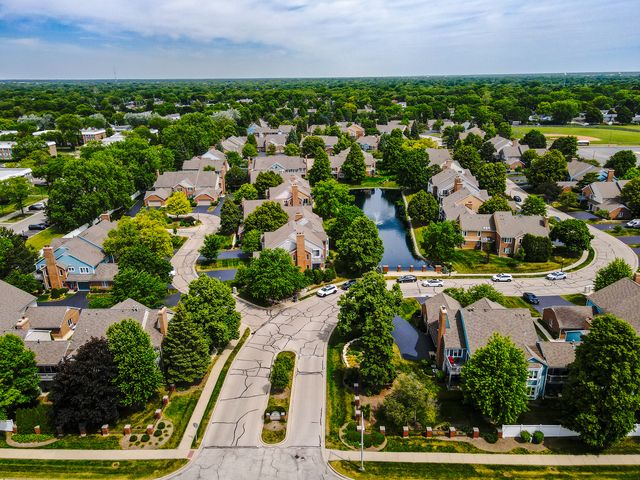 1608 E Clayton Court 1608, Arlington Heights, IL 60004