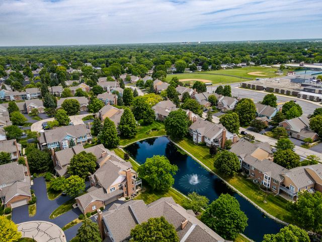 1608 E Clayton Court 1608, Arlington Heights, IL 60004