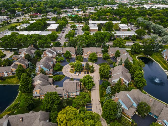 1608 E Clayton Court 1608, Arlington Heights, IL 60004