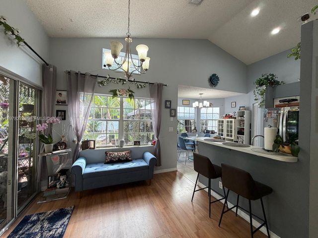 400 Somerset Way, Weston, FL 33326
