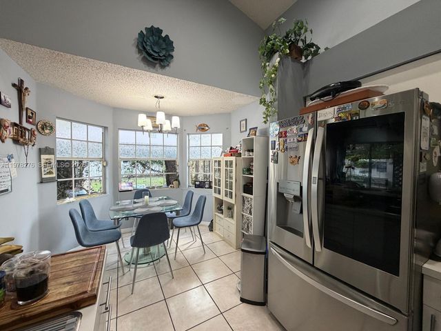 400 Somerset Way, Weston, FL 33326
