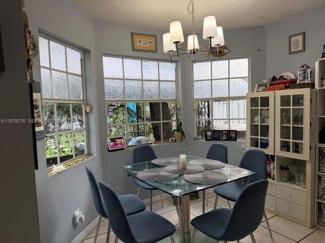 400 Somerset Way, Weston, FL 33326