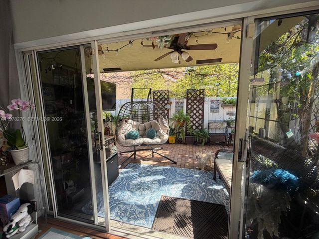400 Somerset Way, Weston, FL 33326