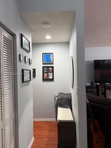 400 Somerset Way, Weston, FL 33326