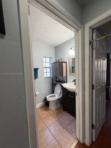 400 Somerset Way, Weston, FL 33326