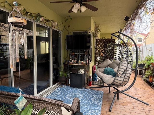 400 Somerset Way, Weston, FL 33326