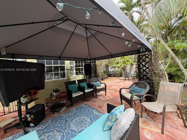 400 Somerset Way, Weston, FL 33326