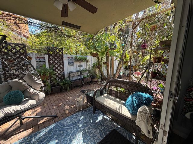 400 Somerset Way, Weston, FL 33326