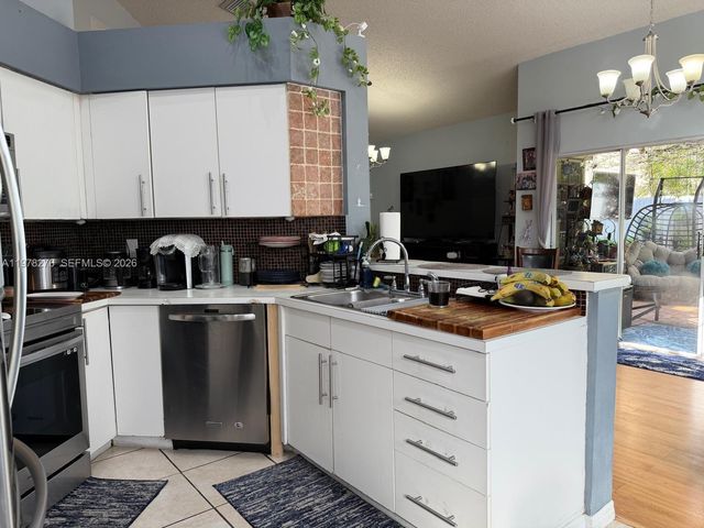 400 Somerset Way, Weston, FL 33326