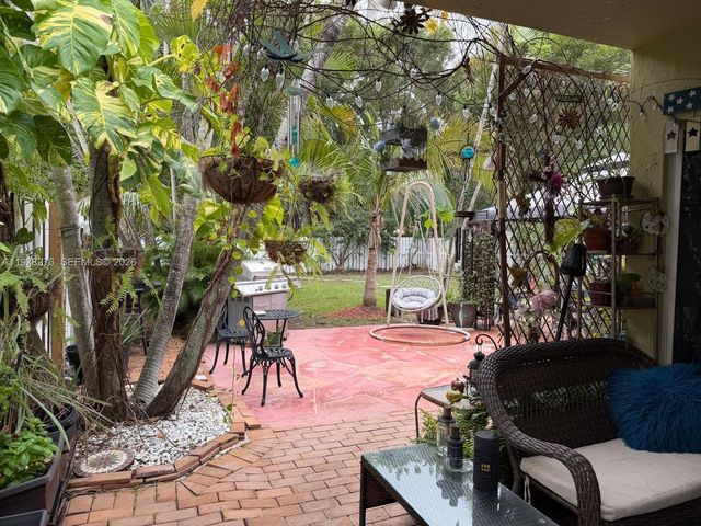 400 Somerset Way, Weston, FL 33326