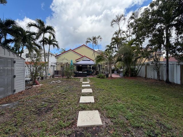 400 Somerset Way, Weston, FL 33326
