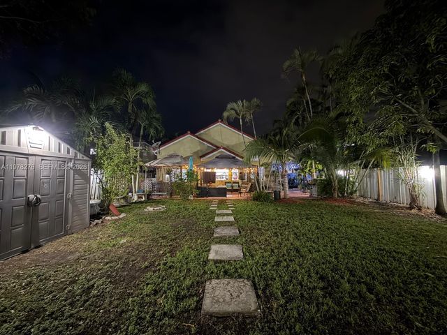 400 Somerset Way, Weston, FL 33326