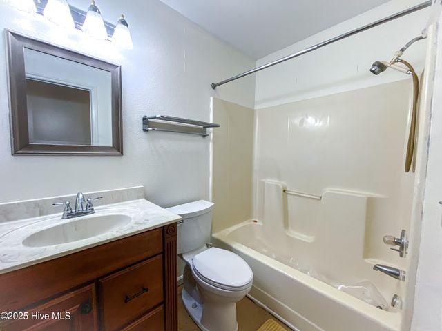 1206 Peyton Circle B, Greenville, NC 27834