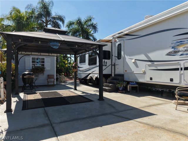 10030 Willowood Dr, Fort Myers, FL 33905