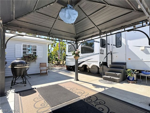 10030 Willowood Dr, Fort Myers, FL 33905