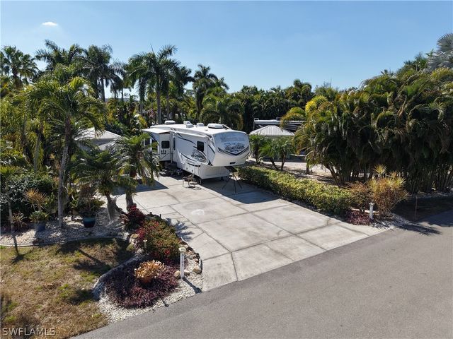 10030 Willowood Dr, Fort Myers, FL 33905