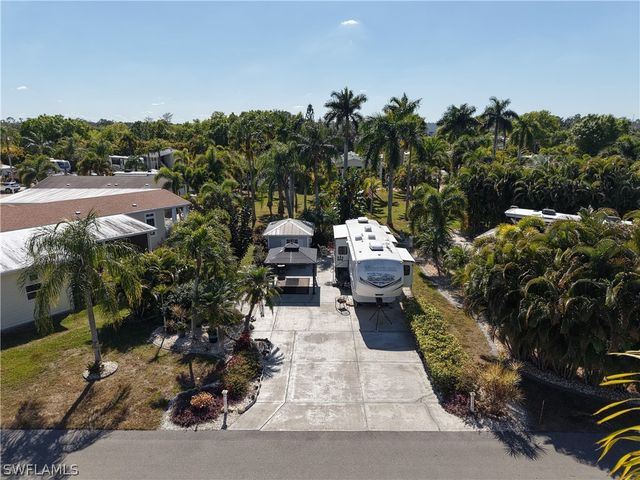 10030 Willowood Dr, Fort Myers, FL 33905