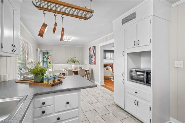 738 Elderwood Avenue, Winston-salem, NC 27103