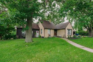 2115 LYDIA Street, Waukegan, IL 60085
