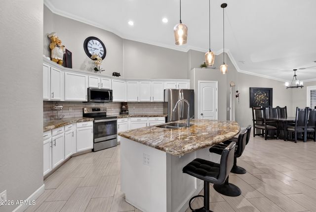 8566 W KEIM Drive, Glendale, AZ 85305