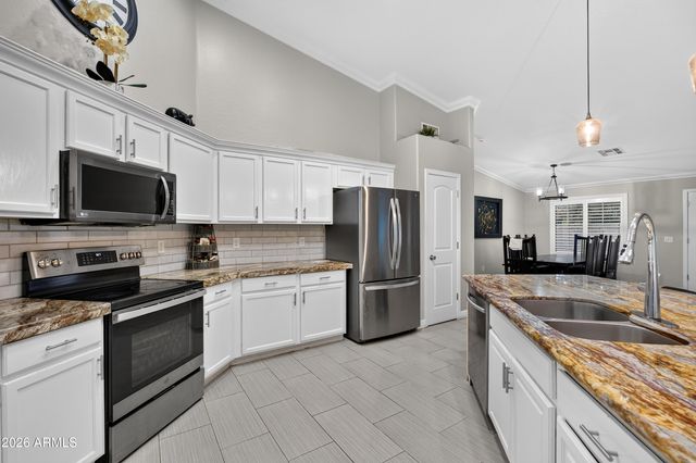 8566 W KEIM Drive, Glendale, AZ 85305