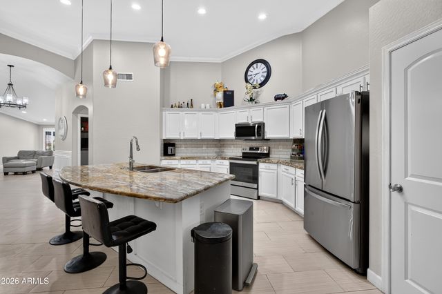 8566 W KEIM Drive, Glendale, AZ 85305