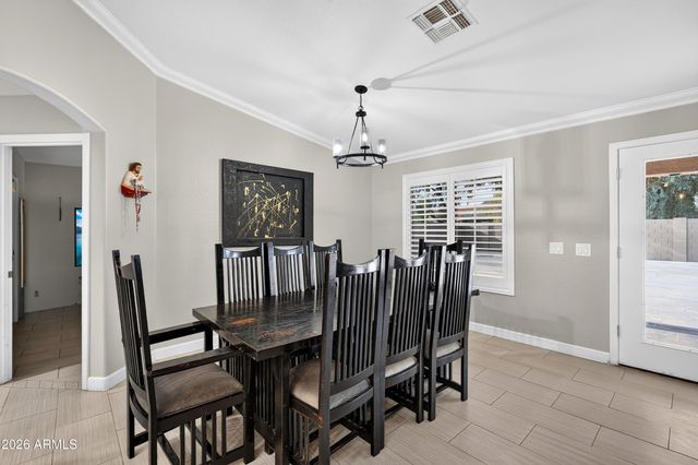 8566 W KEIM Drive, Glendale, AZ 85305