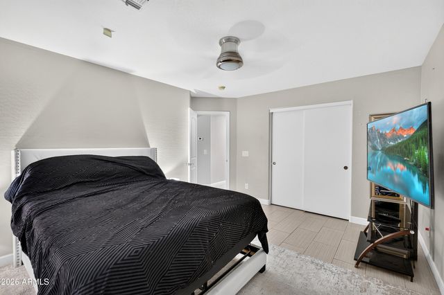 8566 W KEIM Drive, Glendale, AZ 85305