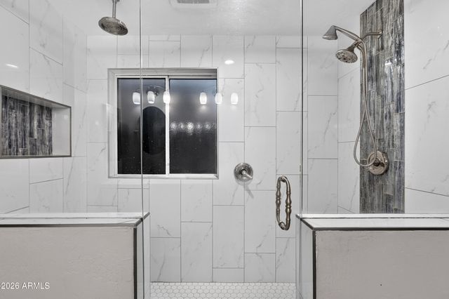 8566 W KEIM Drive, Glendale, AZ 85305