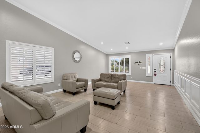 8566 W KEIM Drive, Glendale, AZ 85305