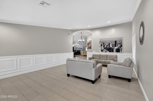 8566 W KEIM Drive, Glendale, AZ 85305