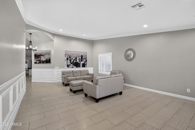 8566 W KEIM Drive, Glendale, AZ 85305