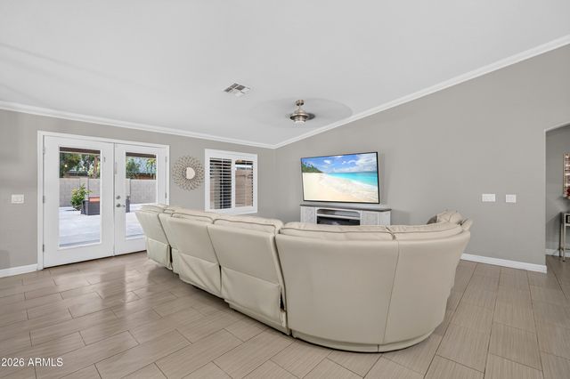 8566 W KEIM Drive, Glendale, AZ 85305