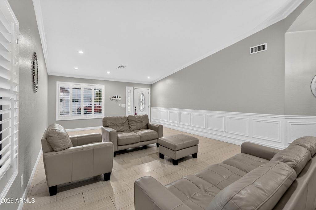 8566 W KEIM Drive, Glendale, AZ 85305 — photo 3