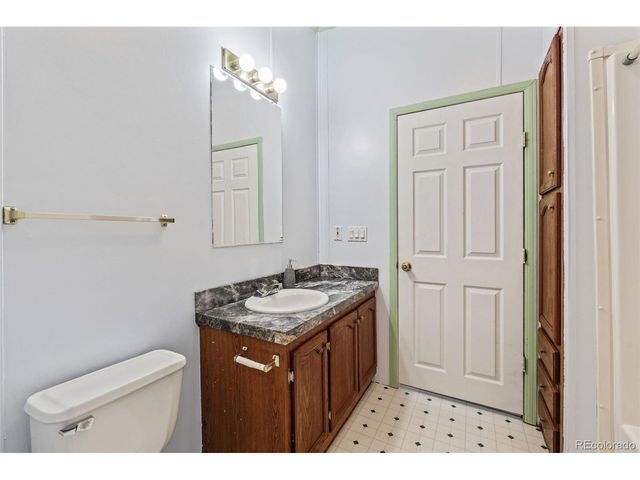 5873 S Quemoy Cir, Centennial, CO 80015