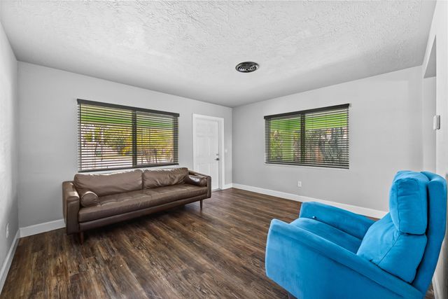 4860 NE 6th Avenue, Oakland Park, FL 33334