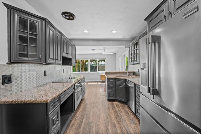 4860 NE 6th Avenue, Oakland Park, FL 33334