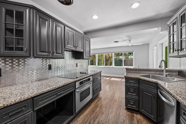 4860 NE 6th Avenue, Oakland Park, FL 33334
