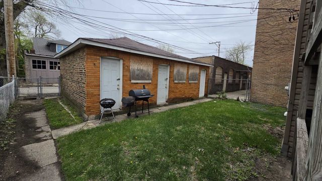 8215 S Eberhart Avenue, Chicago, IL 60619