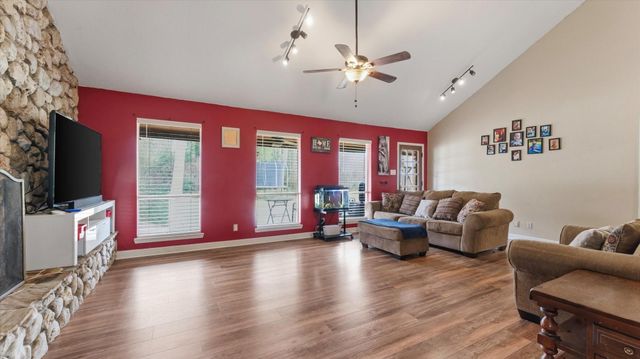 315 Tanner Avenue, Cleveland, TX 77327